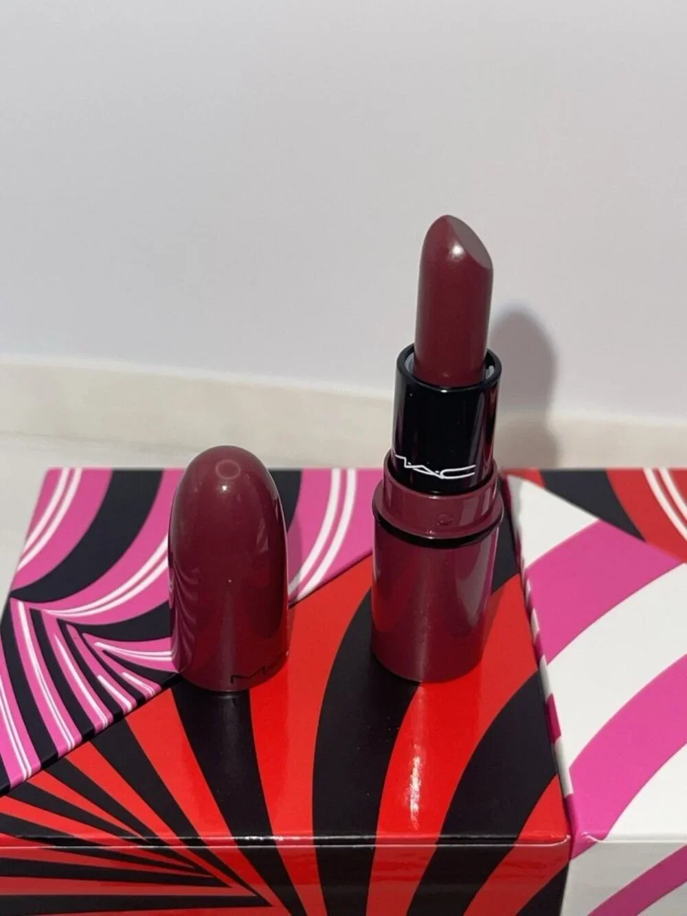 MAC Mini Lipstick Diva Matte A21 Deep Plum Vampy Travel Size